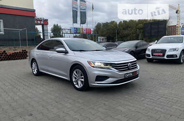 Седан Volkswagen Passat 2020 в Луцьку