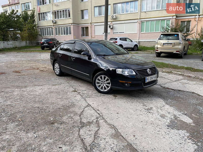 Седан Volkswagen Passat 2008 в Жовкві