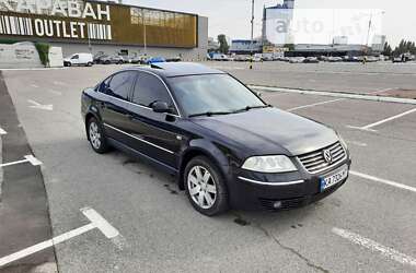 Седан Volkswagen Passat 2002 в Киеве