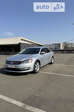 Седан Volkswagen Passat 2012 в Киеве