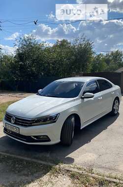 Седан Volkswagen Passat 2015 в Прилуках