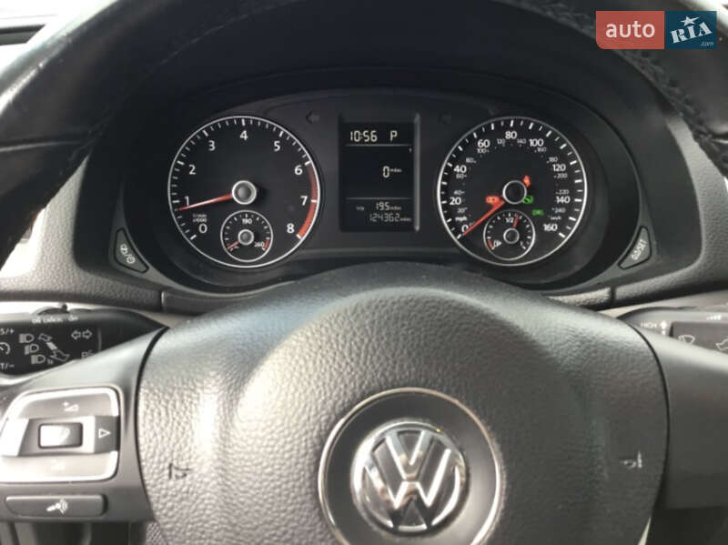 Седан Volkswagen Passat 2014 в Киеве
