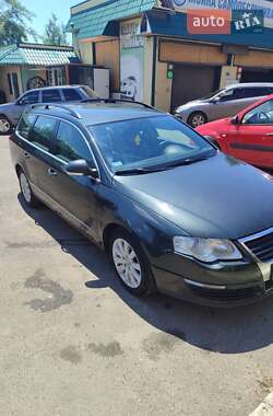 Універсал Volkswagen Passat 2007 в Житомирі