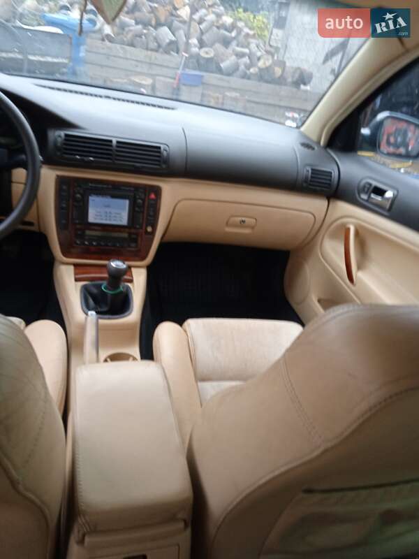 Універсал Volkswagen Passat 2000 в Виноградові