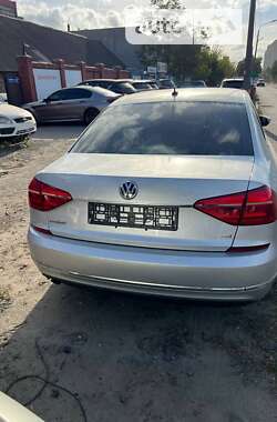 Седан Volkswagen Passat 2016 в Києві