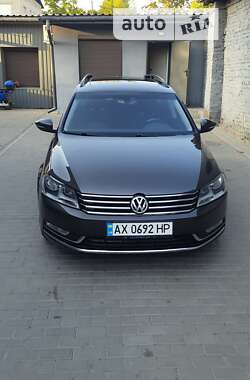 Універсал Volkswagen Passat 2013 в 