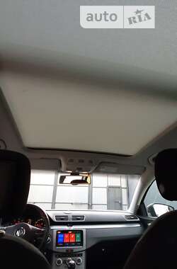 Універсал Volkswagen Passat 2013 в 