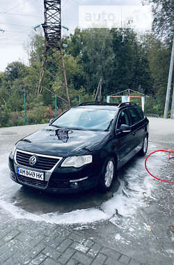 Універсал Volkswagen Passat 2009 в Житомирі