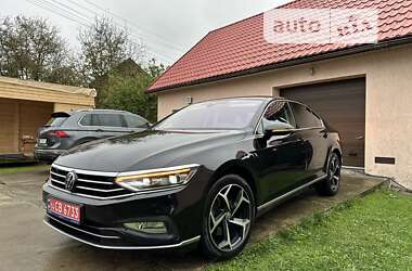 Универсал Volkswagen Passat 2021 в Ивано-Франковске