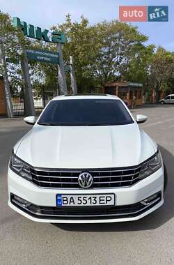 Седан Volkswagen Passat 2016 в Олександрії