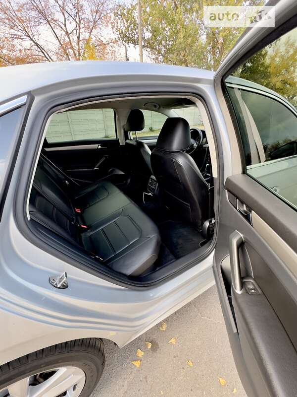 Седан Volkswagen Passat 2020 в Кременчуге