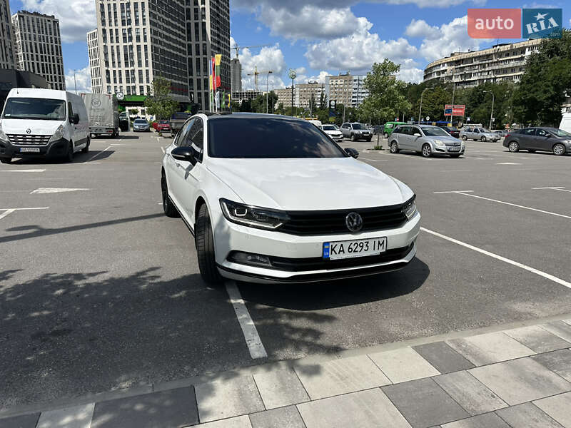 Седан Volkswagen Passat 2018 в Киеве