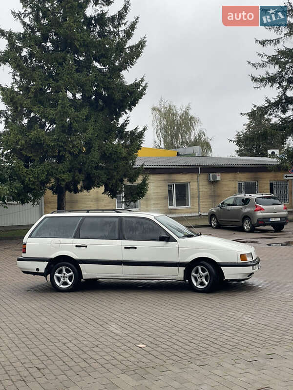 Универсал Volkswagen Passat 1989 в Ровно