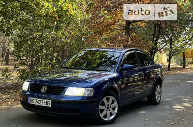 Седан Volkswagen Passat 1998 в Николаеве