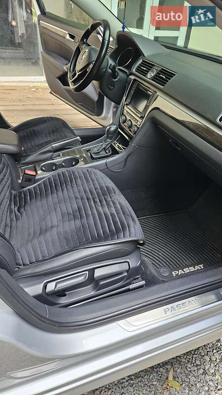 Седан Volkswagen Passat 2015 в Одессе