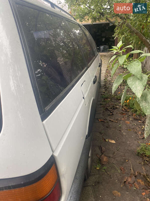 Универсал Volkswagen Passat 1993 в Тараще
