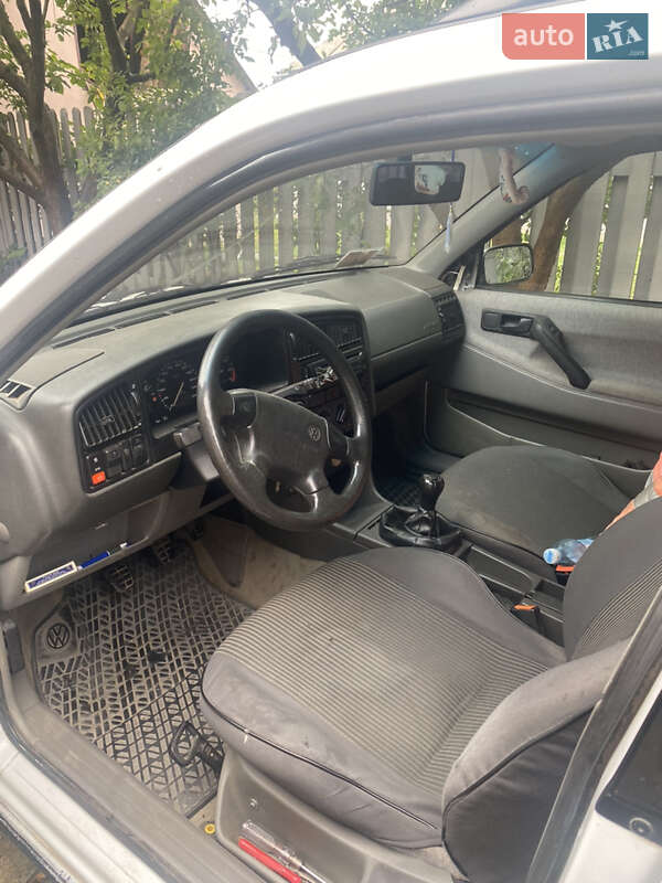 Универсал Volkswagen Passat 1993 в Тараще