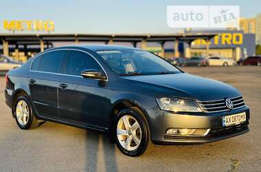 Седан Volkswagen Passat 2012 в Харькове