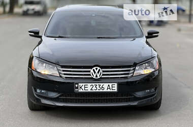 Седан Volkswagen Passat 2014 в Днепре