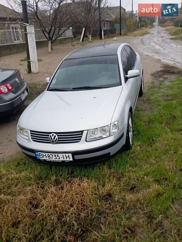 Седан Volkswagen Passat 1998 в Білгороді-Дністровському