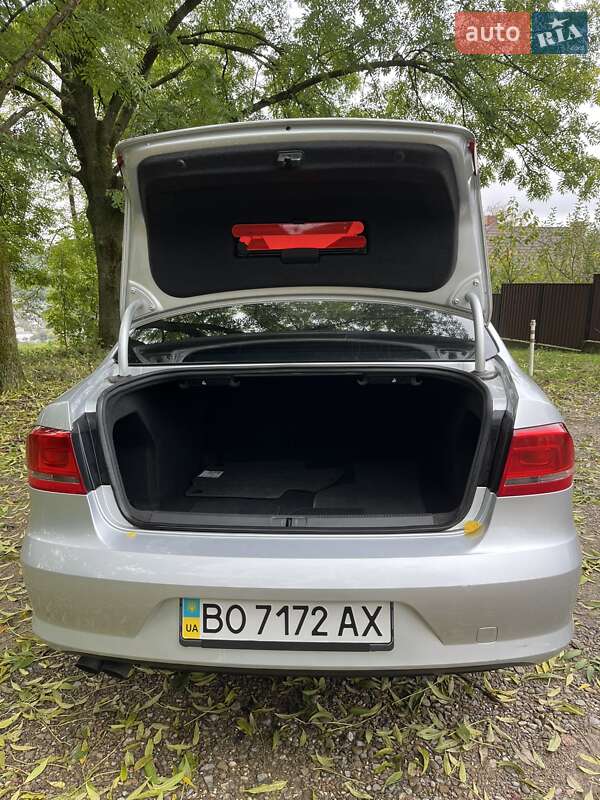 Седан Volkswagen Passat 2012 в Заліщиках