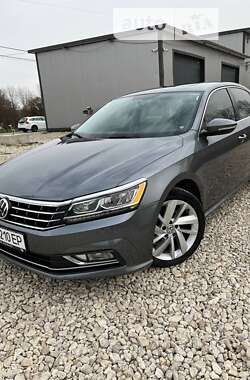 Седан Volkswagen Passat 2018 в Тернополе