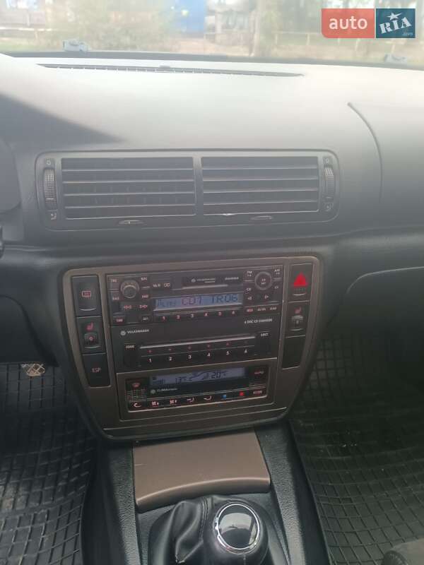 Універсал Volkswagen Passat 2002 в Коломиї