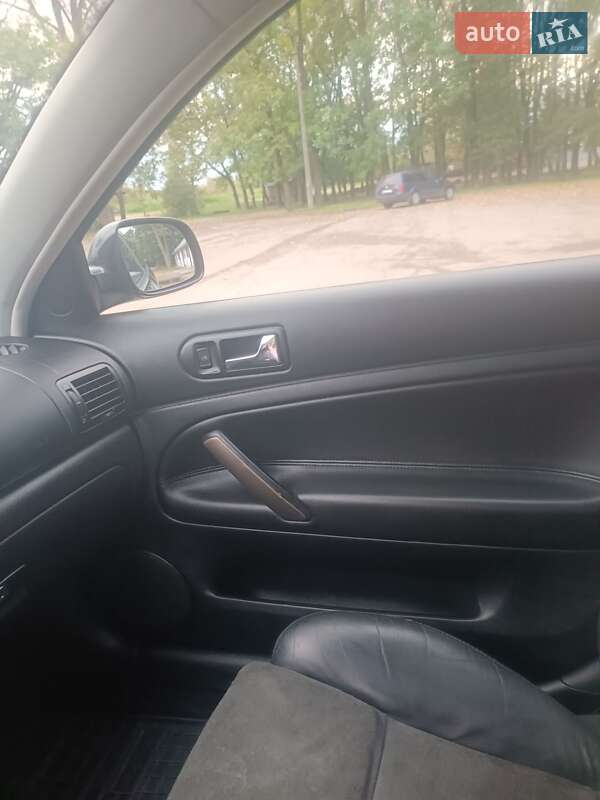 Універсал Volkswagen Passat 2002 в Коломиї