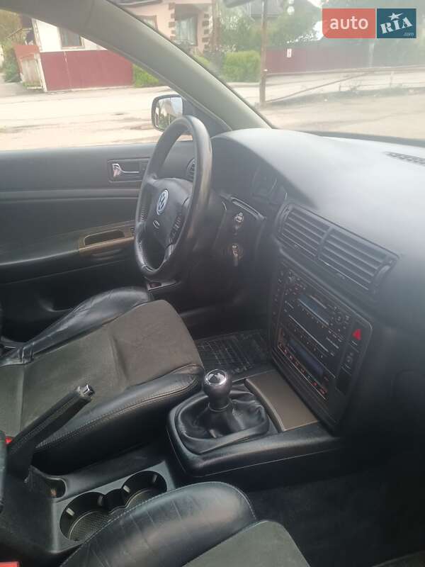 Універсал Volkswagen Passat 2002 в Коломиї