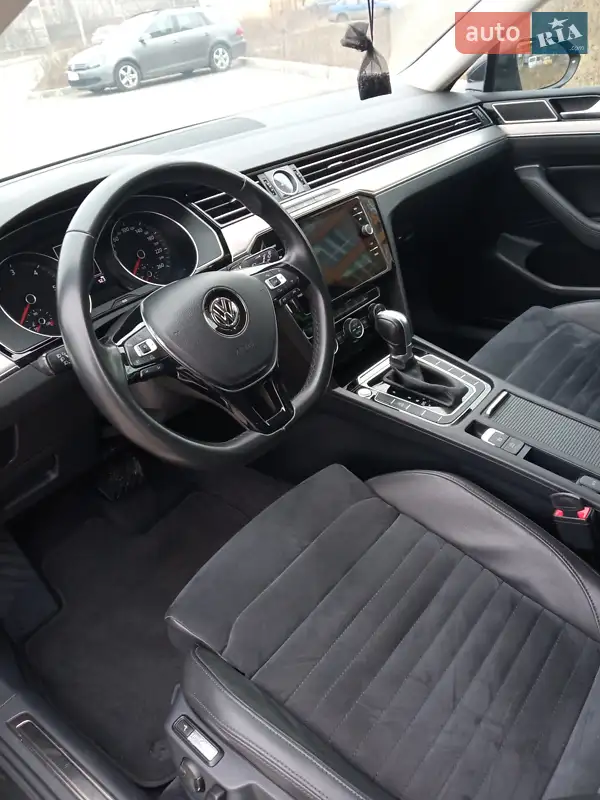 Volkswagen Passat 2017 VIN WVWZZZ3CZJE115885 фото оголошення 27 з 77