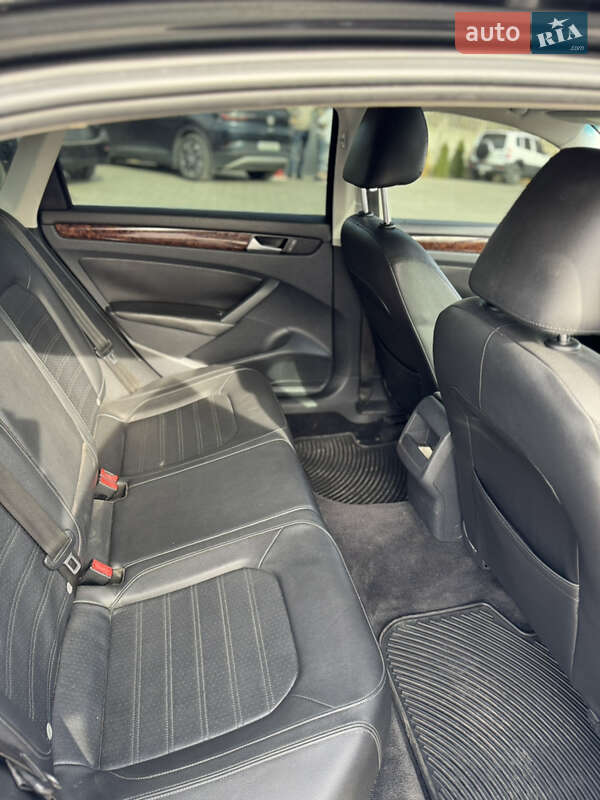 Седан Volkswagen Passat 2012 в Дніпрі