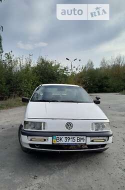 Седан Volkswagen Passat 1988 в Шепетовке