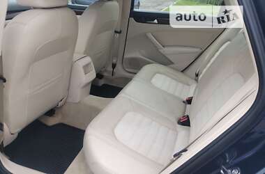 Седан Volkswagen Passat 2012 в 