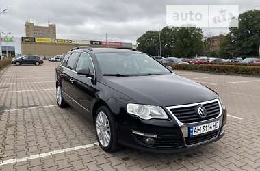 Універсал Volkswagen Passat 2010 в Житомирі