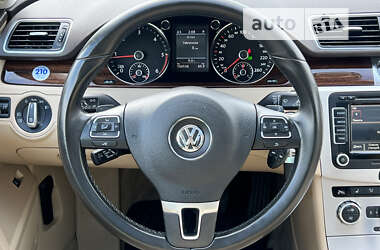 Універсал Volkswagen Passat 2012 в Луцьку