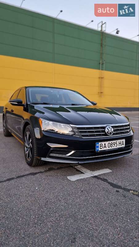 Седан Volkswagen Passat 2016 в Кропивницком