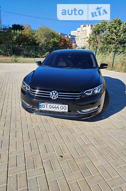 Седан Volkswagen Passat 2013 в Херсоні