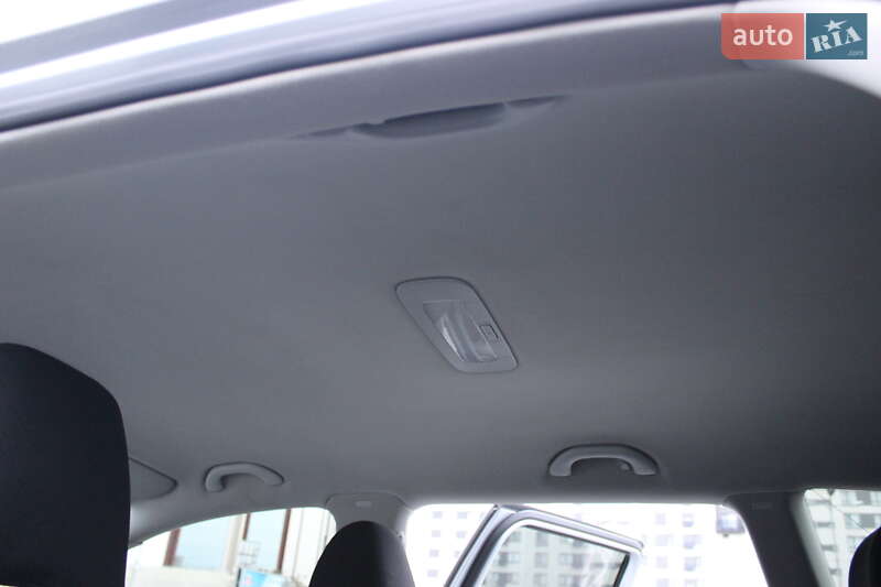 Универсал Volkswagen Passat 2012 в Львове