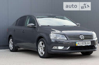 Седан Volkswagen Passat 2012 в Мукачево