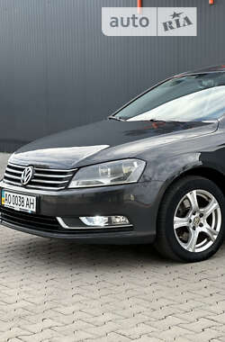 Седан Volkswagen Passat 2012 в Мукачево