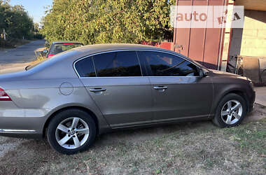 Седан Volkswagen Passat 2011 в Кропивницькому