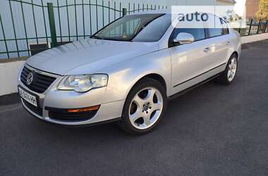 Седан Volkswagen Passat 2005 в Николаеве