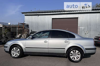 Седан Volkswagen Passat 2004 в Киеве