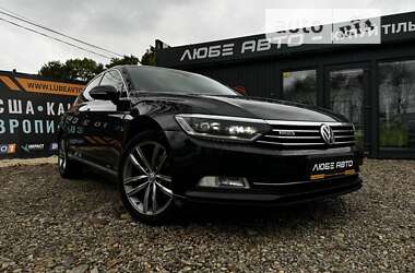 Седан Volkswagen Passat 2016 в Стрию