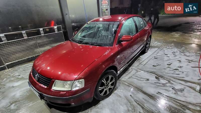 Седан Volkswagen Passat 2000 в Долині