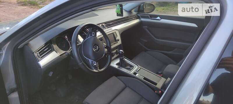 Седан Volkswagen Passat 2016 в Коростене