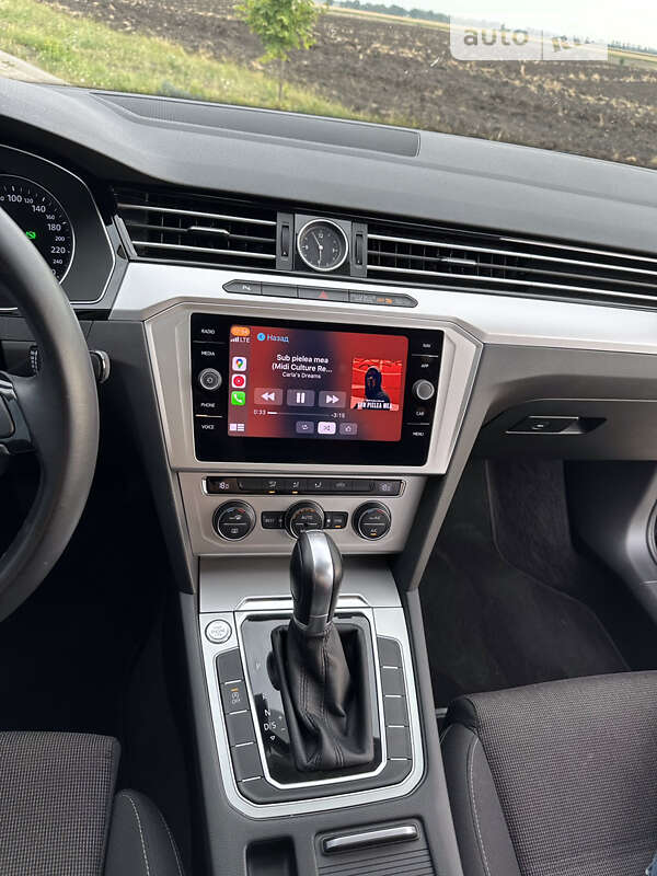Универсал Volkswagen Passat 2017 в Виннице