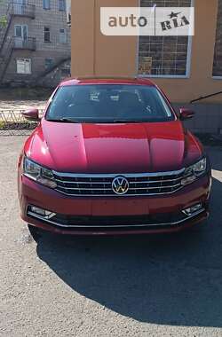 Седан Volkswagen Passat 2018 в Пирятині