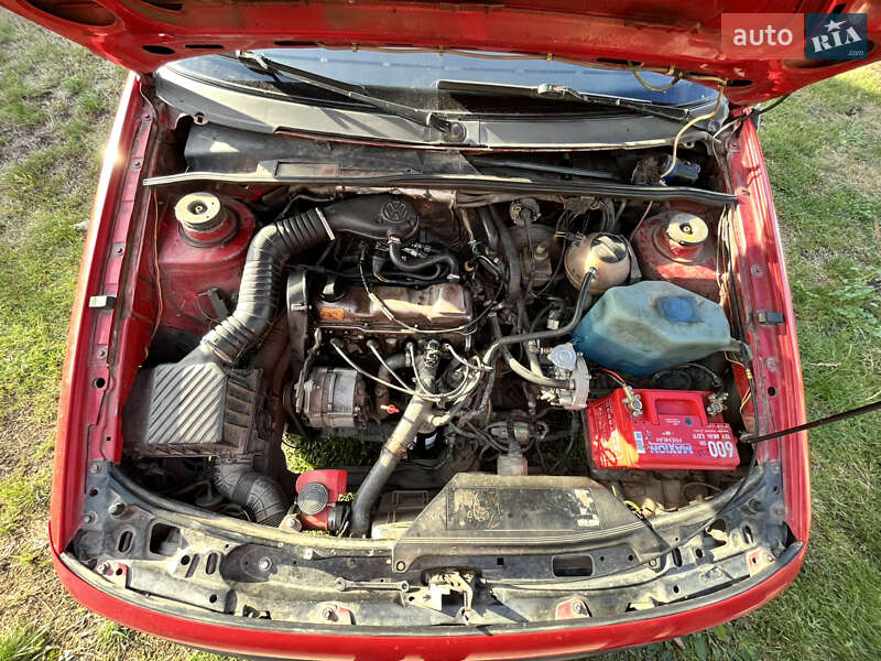 Седан Volkswagen Passat 1988 в Тетиеве