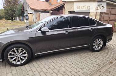 Седан Volkswagen Passat 2017 в Харькове